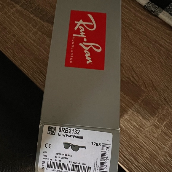 Ray Bans New Wayfarer Sunglasses - Picture 4 of 4